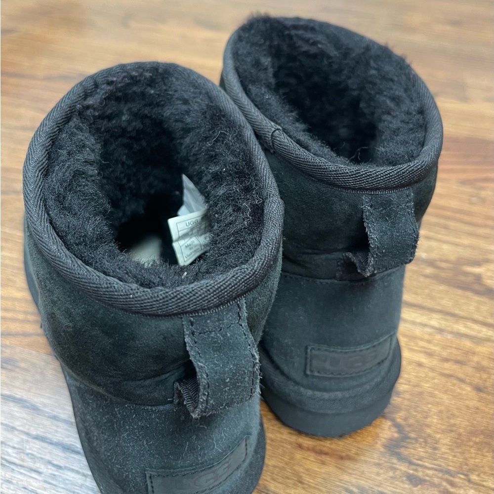UGG Mini Boots 7 - Picture 6 of 10